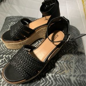 NWOB Black wedge sandals
